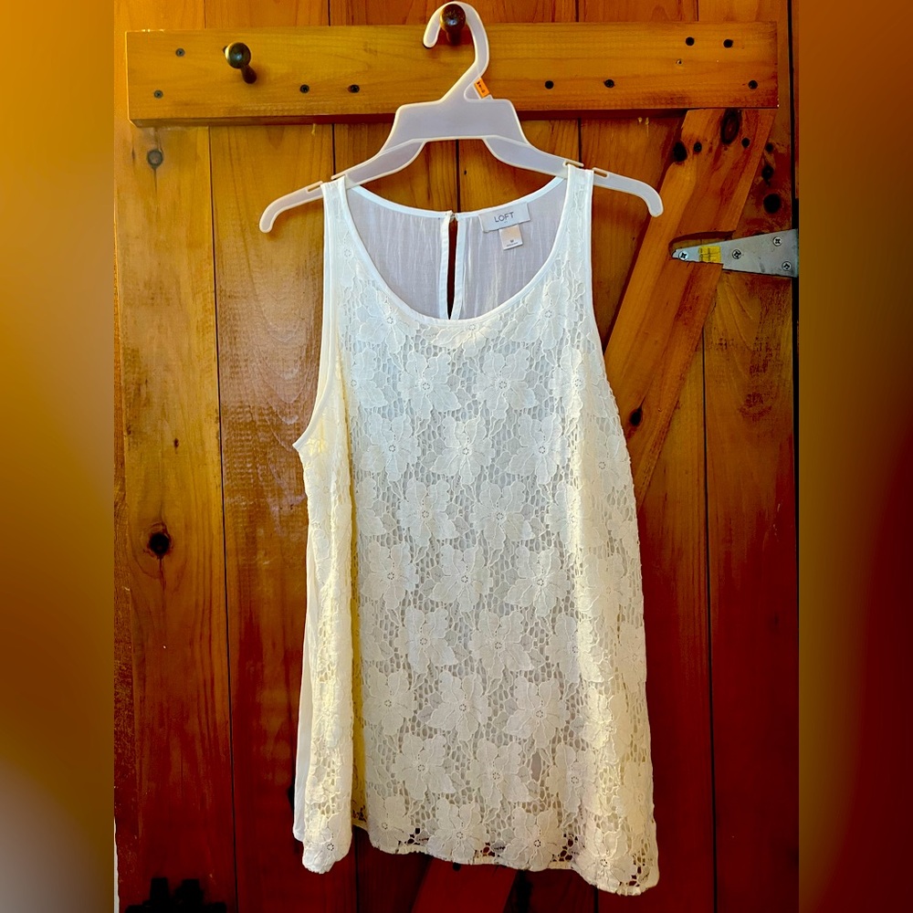 Lacey Sleeveless Top from LOFT (M)